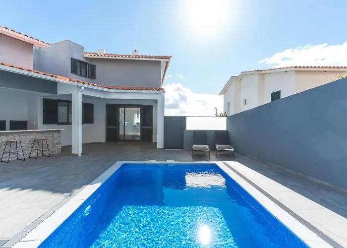 Breeze House 1 By Atlantic Holiday home *